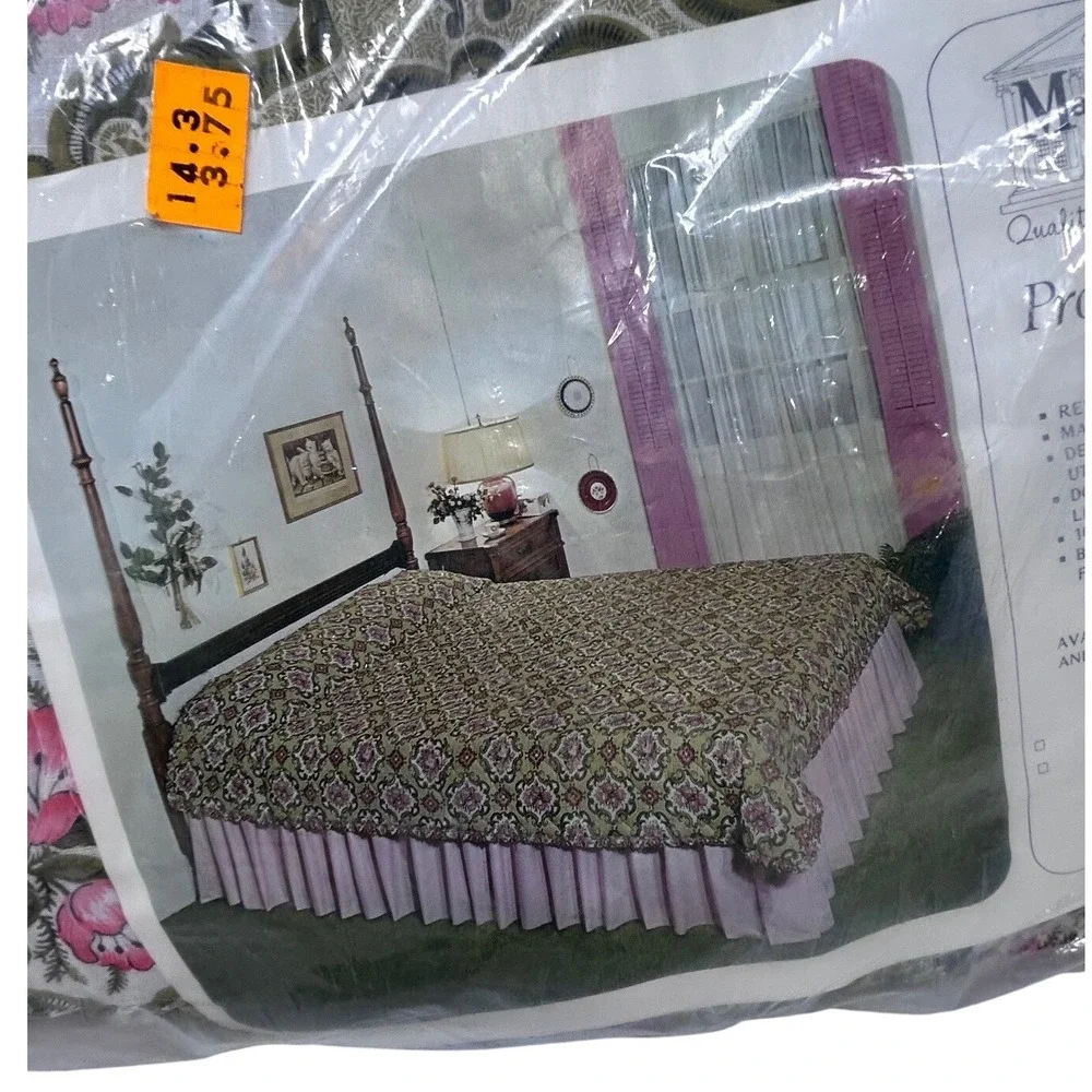 Vintage 70s Floral Bedspread Full Provincial Rose NOS Pink Green Cottagecore‎